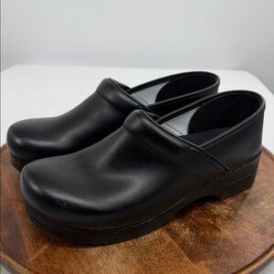 Dansko Shoes 44 (Mens 10.5-11) Black Leather Clog Nursing Professional Slip On